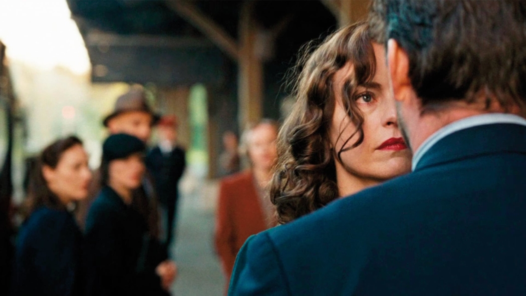 Phoenix - Yüzündeki Sır izle